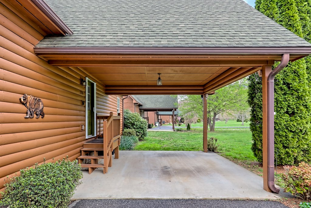 3556 River Front Lane Property Photo 2