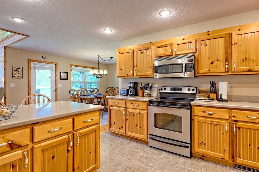 3556 River Front Lane Property Photo 8