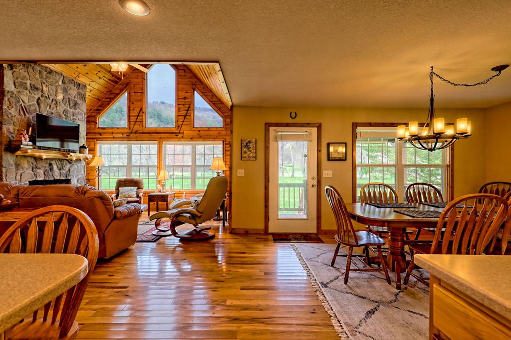 3556 River Front Lane Property Photo 10