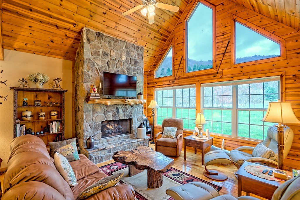 3556 River Front Lane Property Photo 13