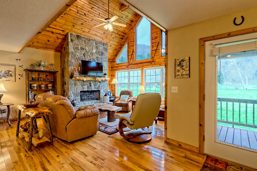 3556 River Front Lane Property Photo 14