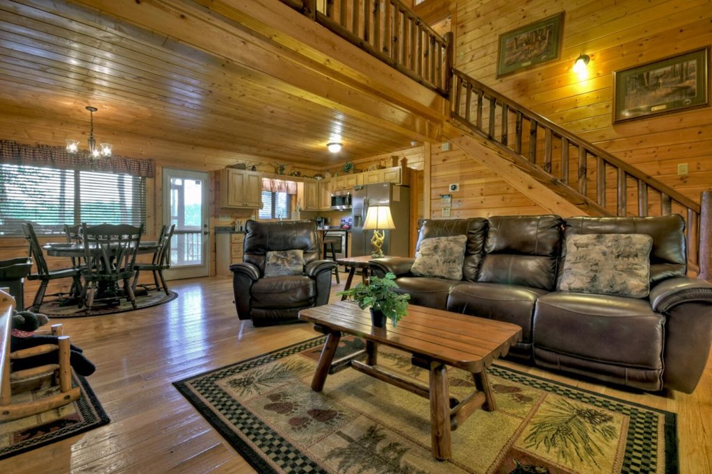 587 Candy Lane Property Photo 7