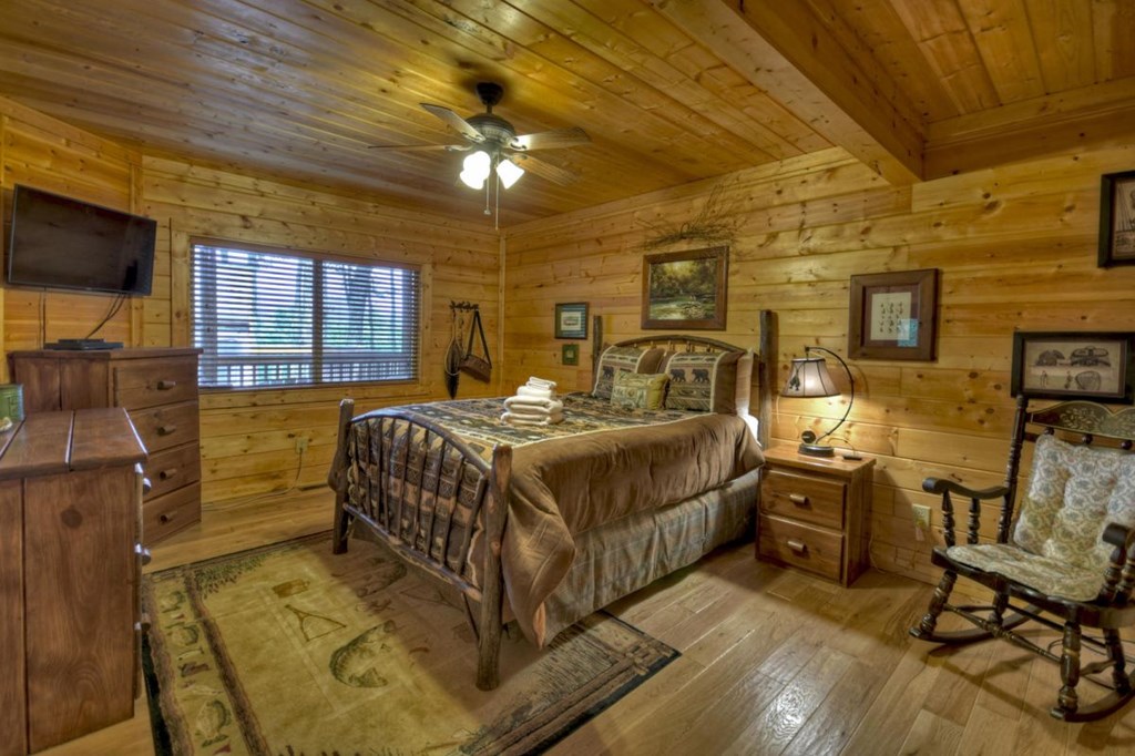 587 Candy Lane Property Photo 8