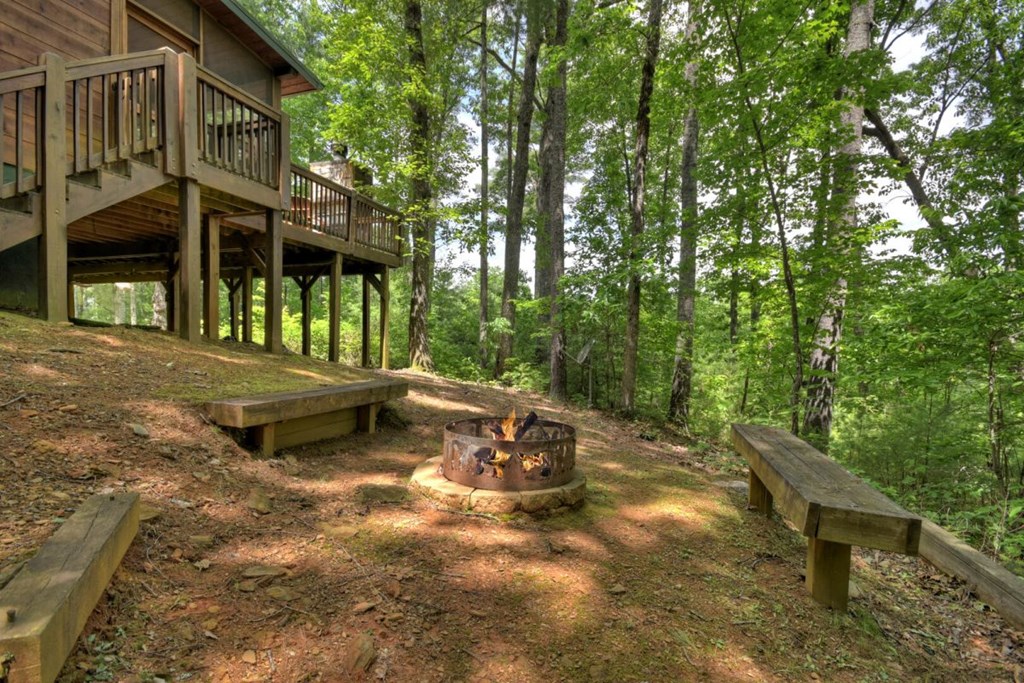 587 Candy Lane Property Photo 10