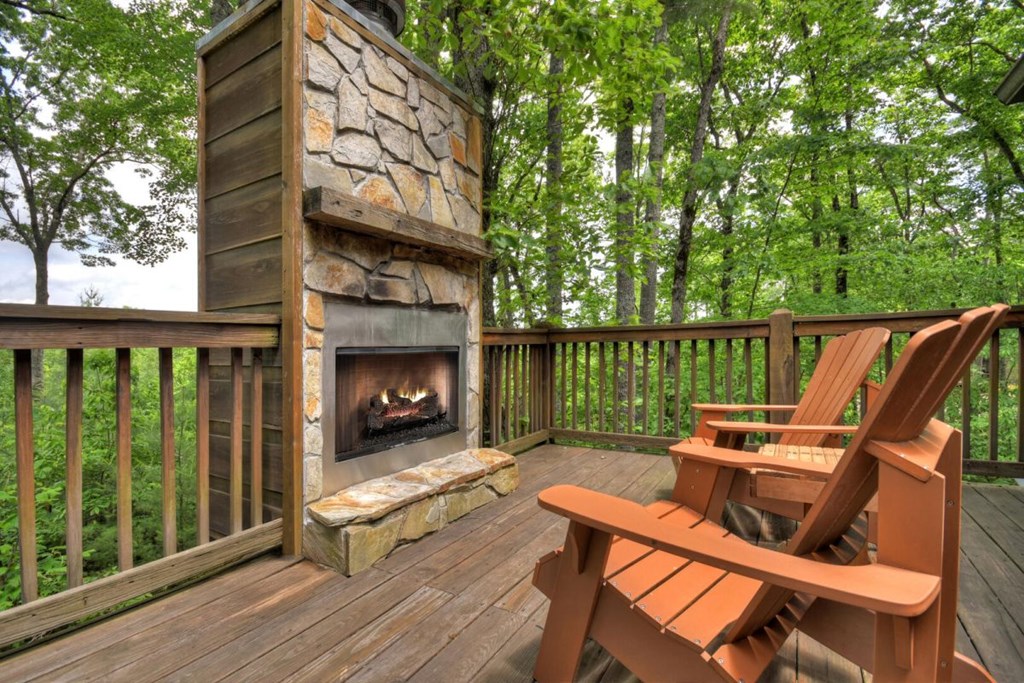 587 Candy Lane Property Photo 11