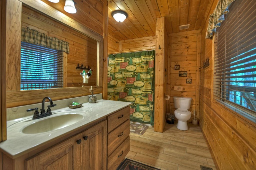 587 Candy Lane Property Photo 17