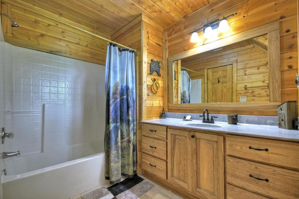 587 Candy Lane Property Photo 20