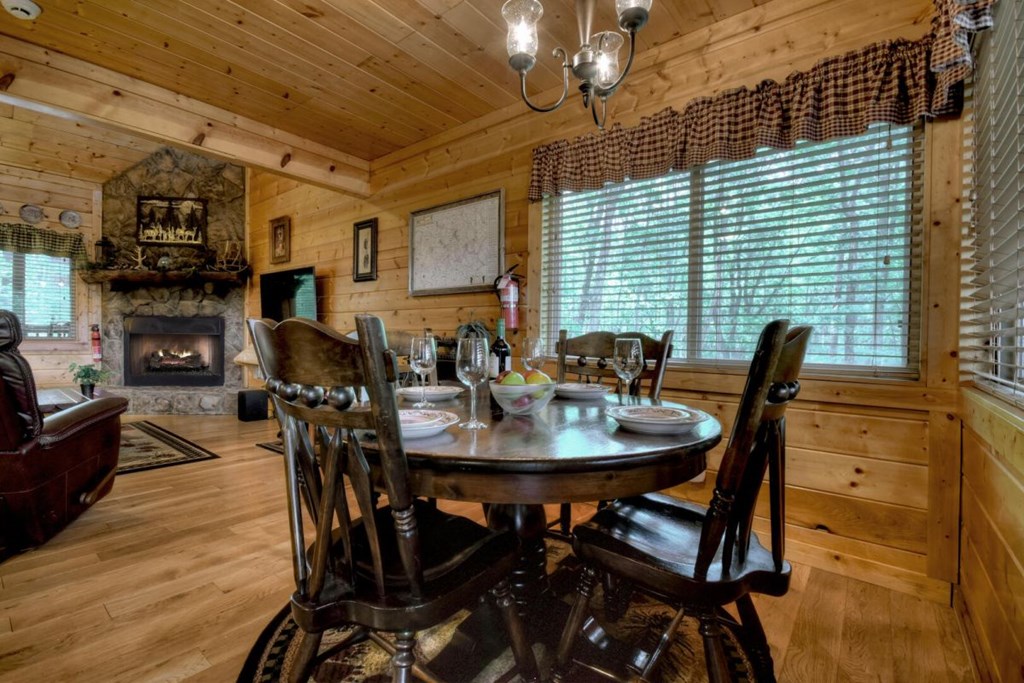 587 Candy Lane Property Photo 25