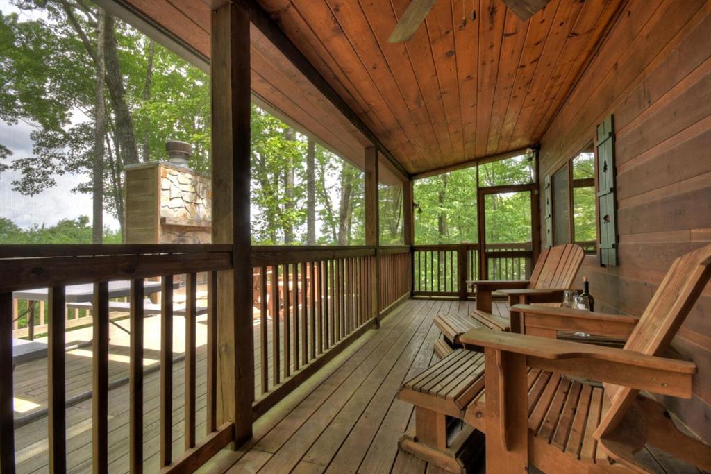 587 Candy Lane Property Photo 28