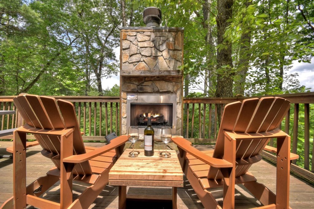 587 Candy Lane Property Photo 32