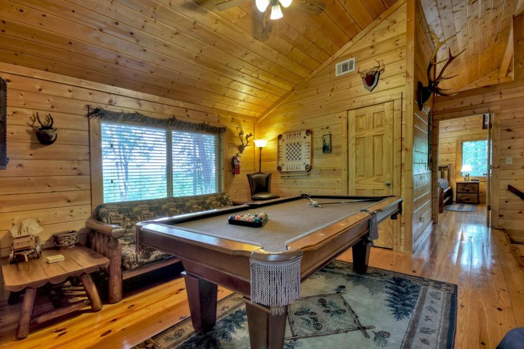 587 Candy Lane Property Photo 33