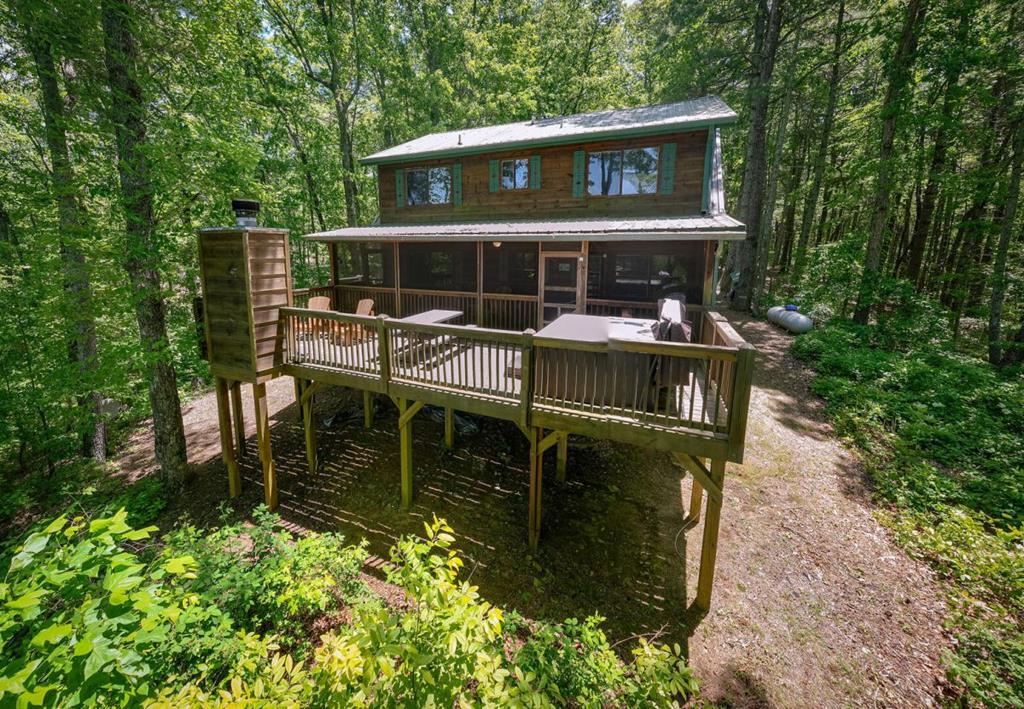 587 Candy Lane Property Photo 34