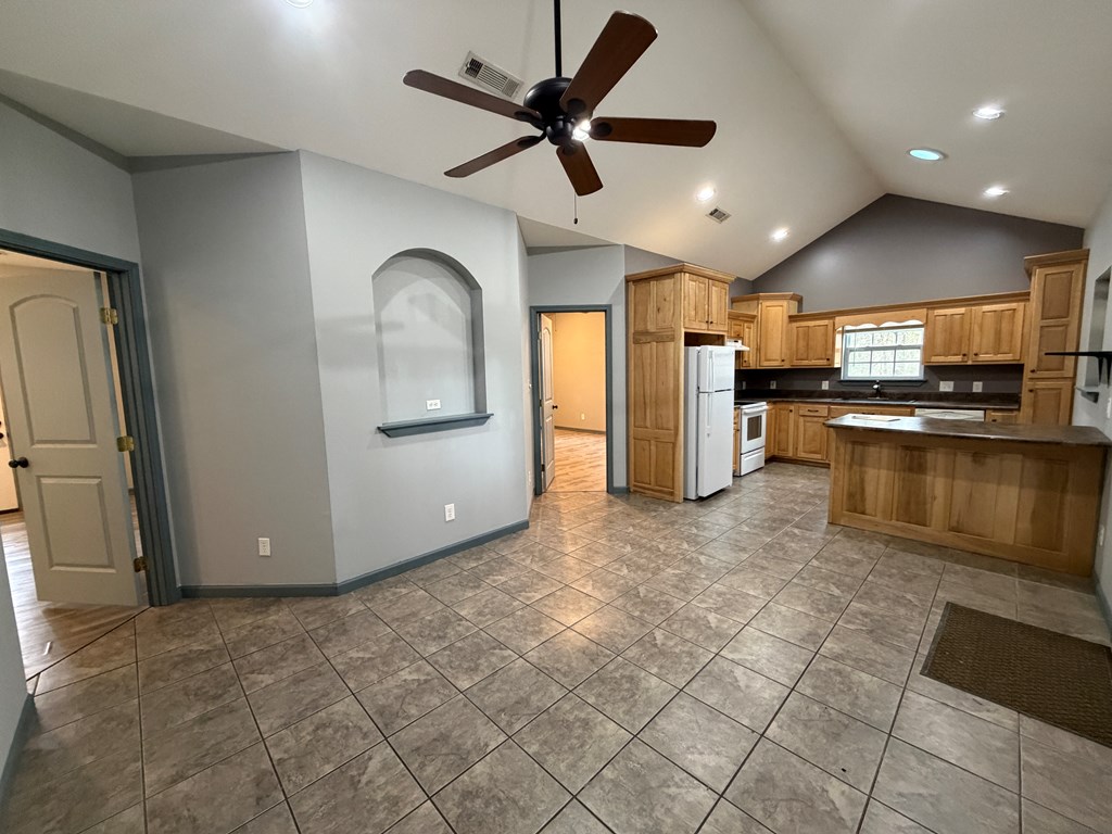 365 Ruby Lane Property Photo 3