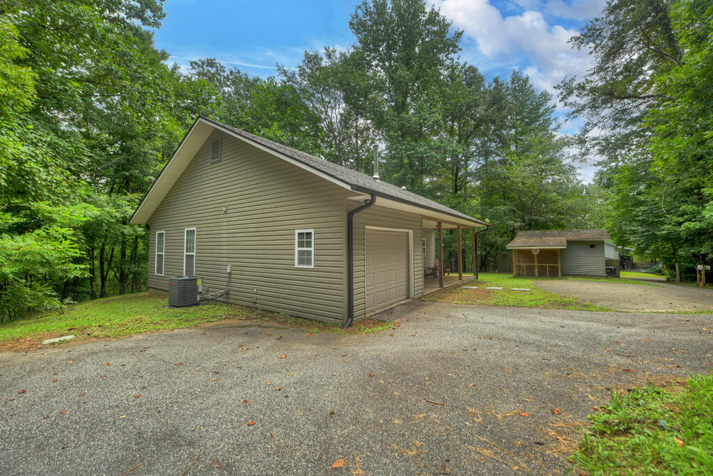 365 Ruby Lane Property Photo 6