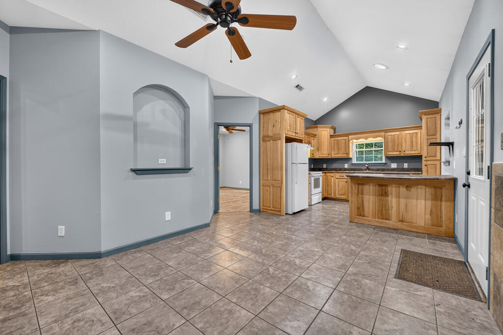 365 Ruby Lane Property Photo 28