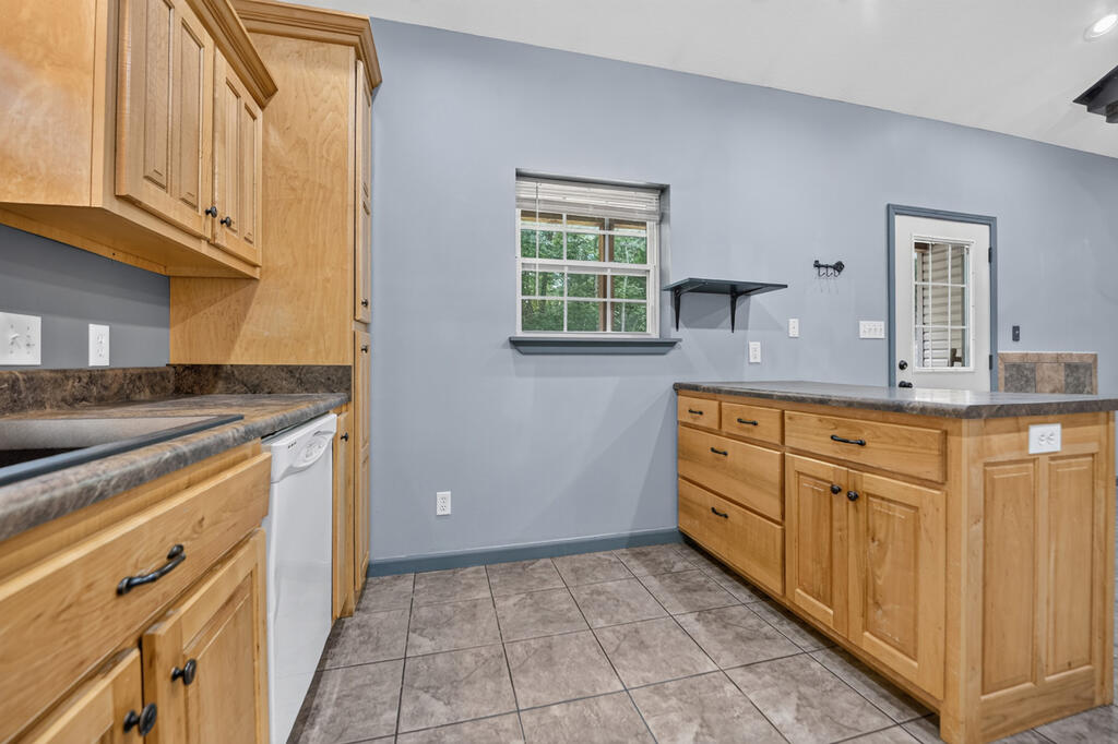 365 Ruby Lane Property Photo 36