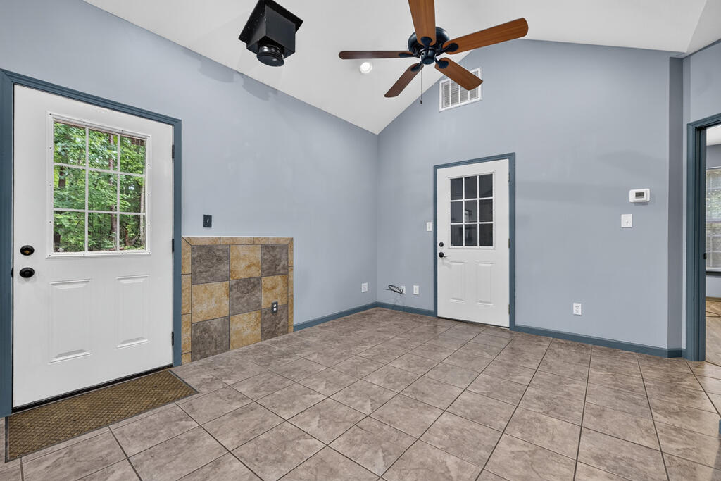 365 Ruby Lane Property Photo 45