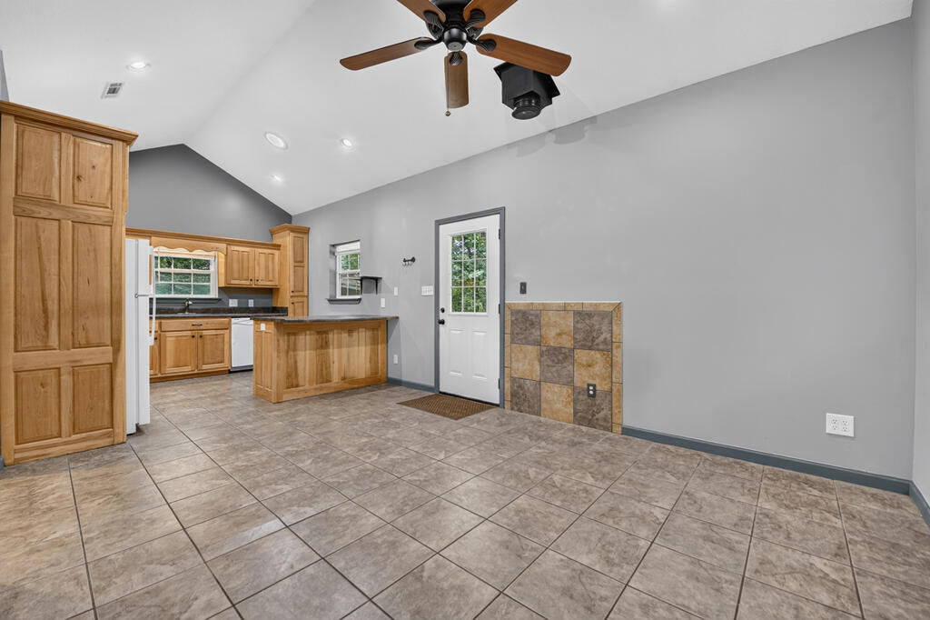 365 Ruby Lane Property Photo 57