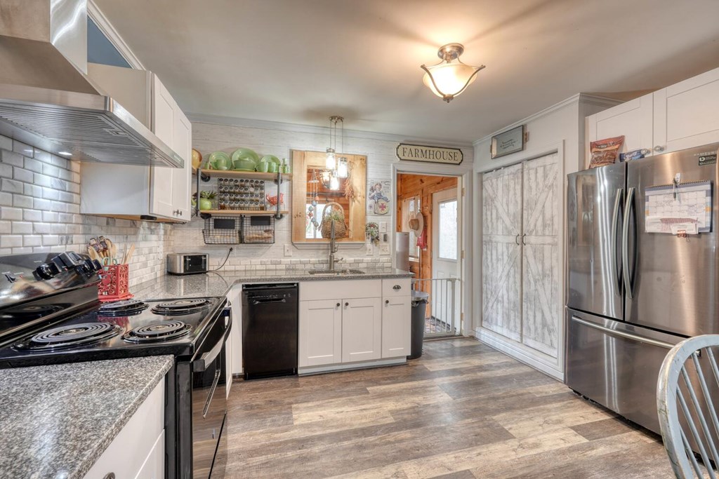 109 Hefner Road Property Photo 12