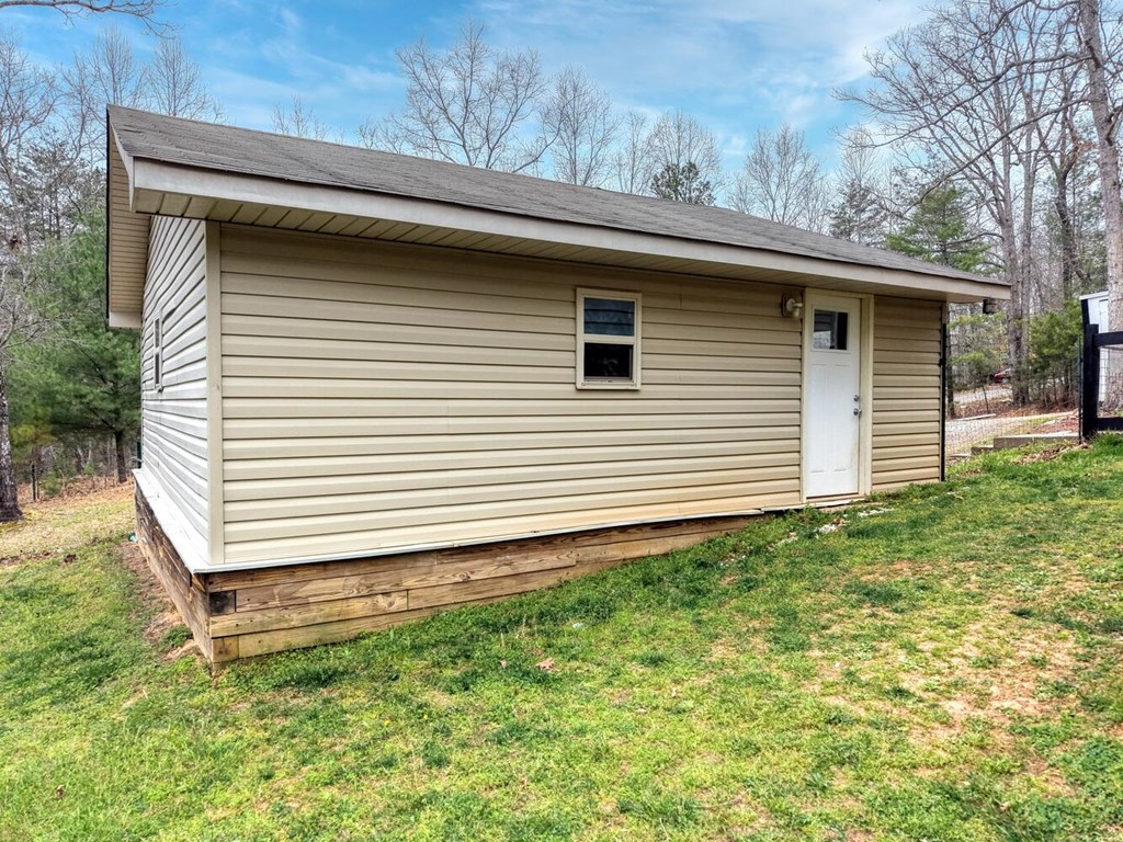 109 Hefner Road Property Photo 37