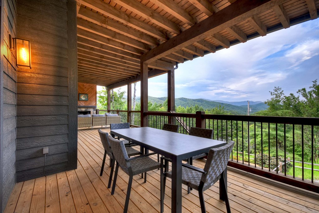 351 South Dream Catcher Property Photo 17
