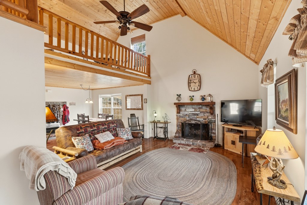 1914 Creekstone Lane Property Photo 17