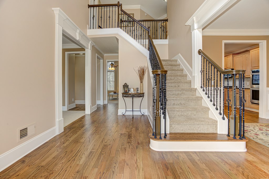 210 Golf Crest Drive Property Photo 8