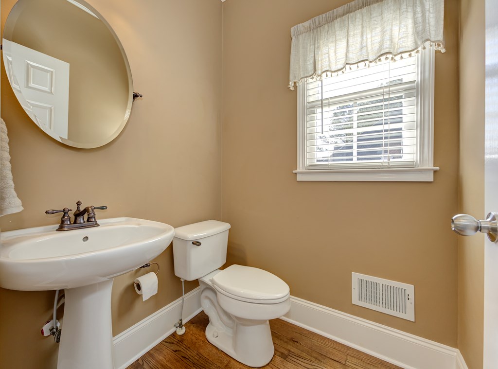 210 Golf Crest Drive Property Photo 35