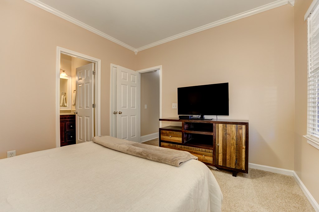 210 Golf Crest Drive Property Photo 38