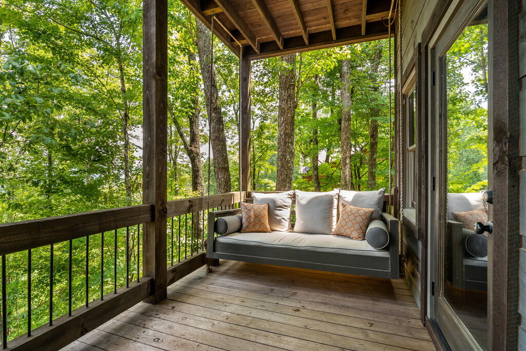 967 River Bend Lane Property Photo 8