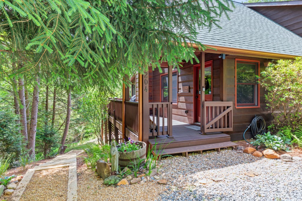 1204 Brookhaven Lane Property Photo 3