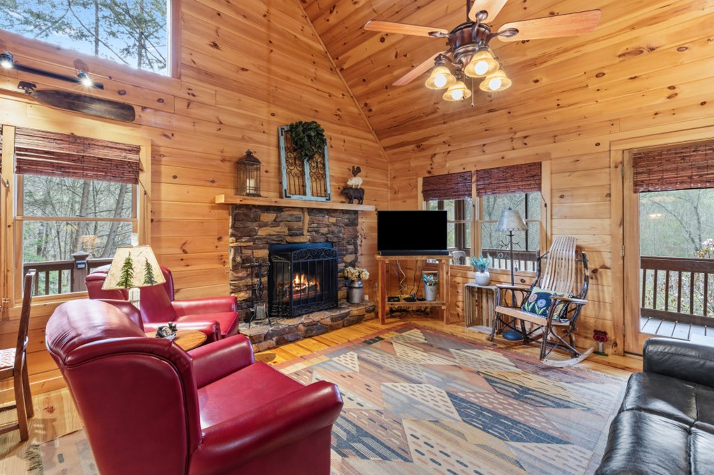 1204 Brookhaven Lane Property Photo 6