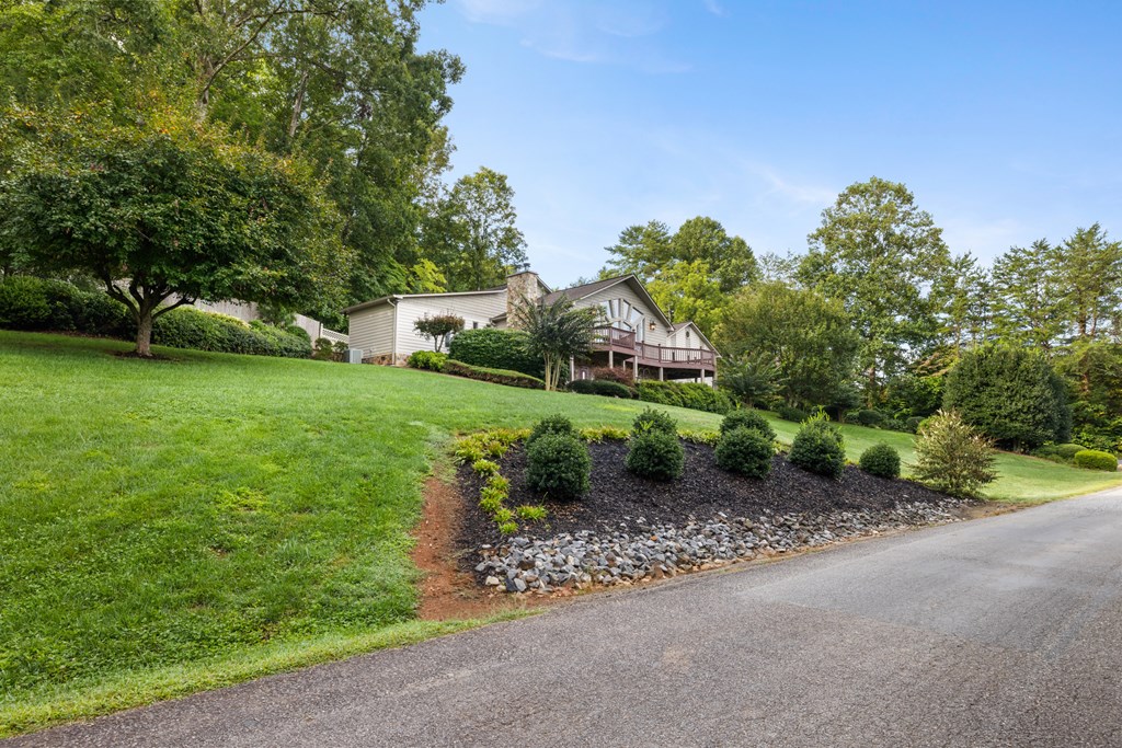 1396 Deerfield Road Property Photo 5
