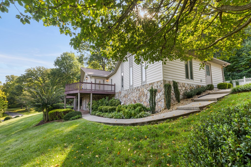 1396 Deerfield Road Property Photo 6