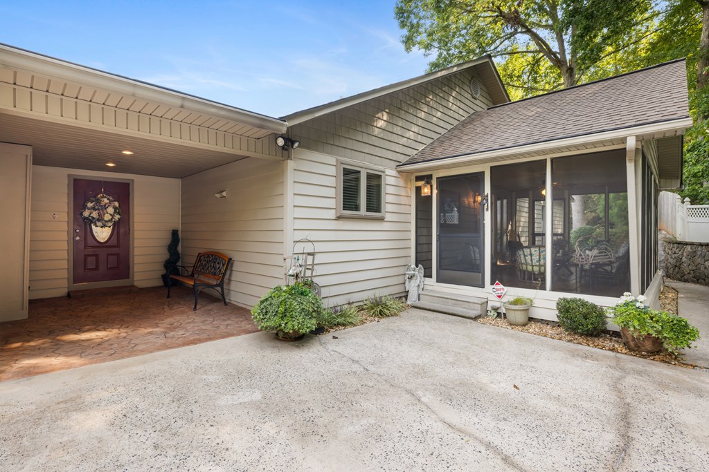 1396 Deerfield Road Property Photo 7