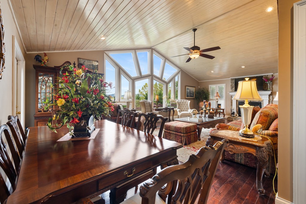 1396 Deerfield Road Property Photo 9