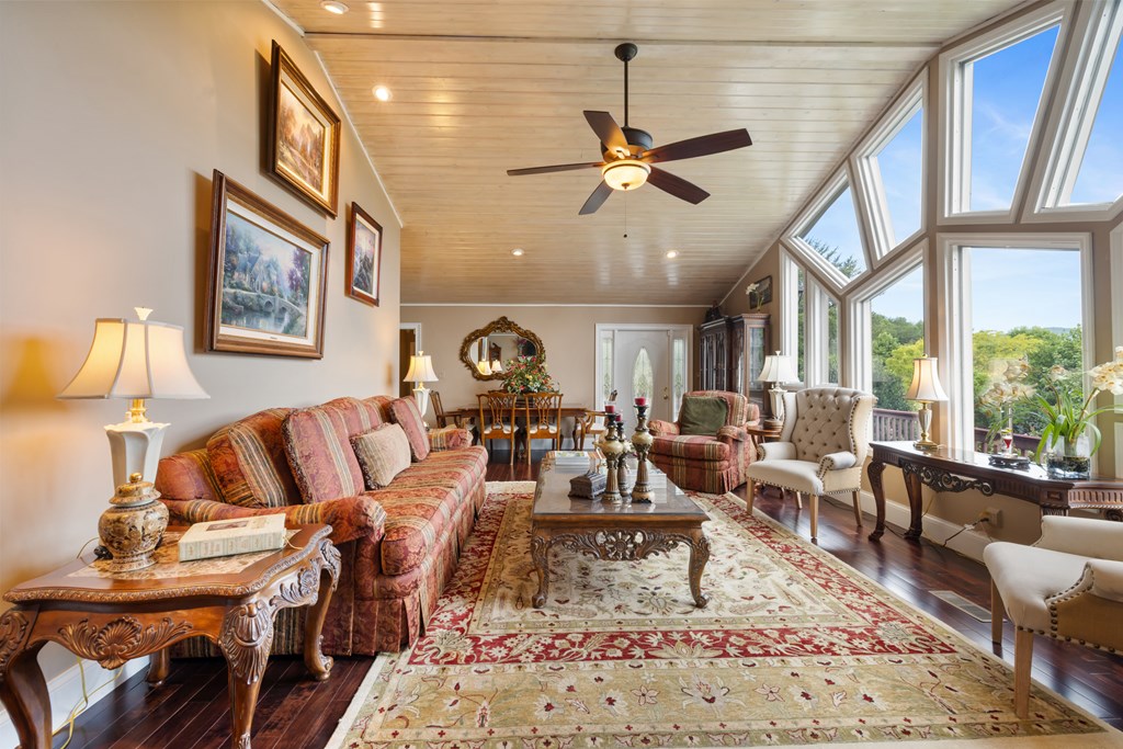 1396 Deerfield Road Property Photo 10