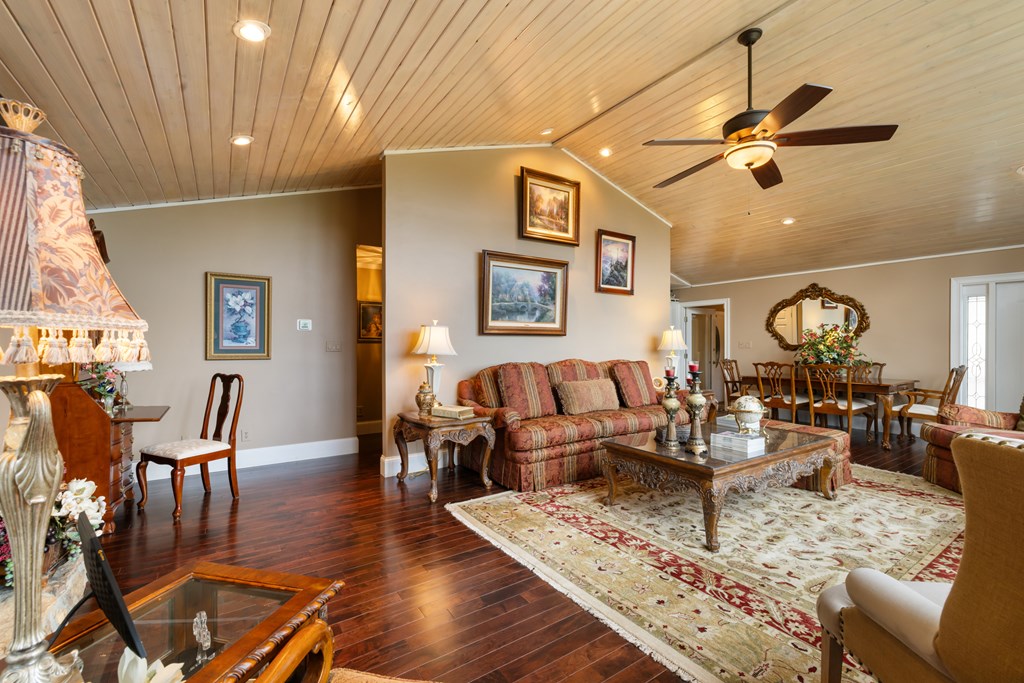 1396 Deerfield Road Property Photo 11
