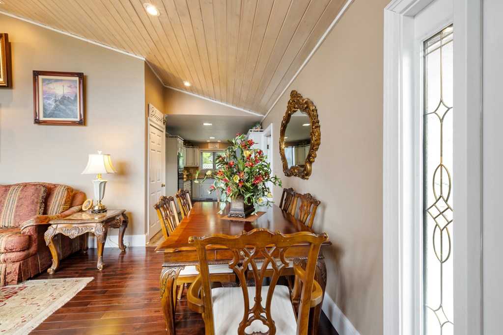 1396 Deerfield Road Property Photo 12
