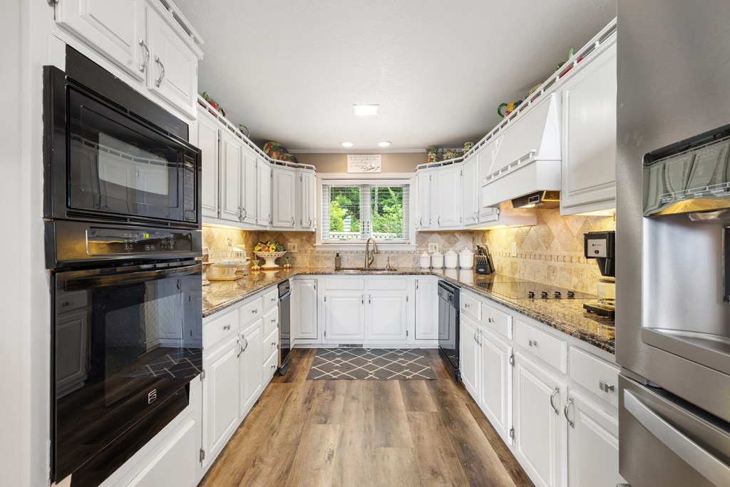 1396 Deerfield Road Property Photo 14