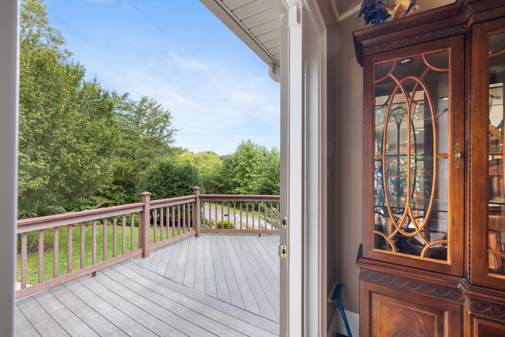 1396 Deerfield Road Property Photo 20