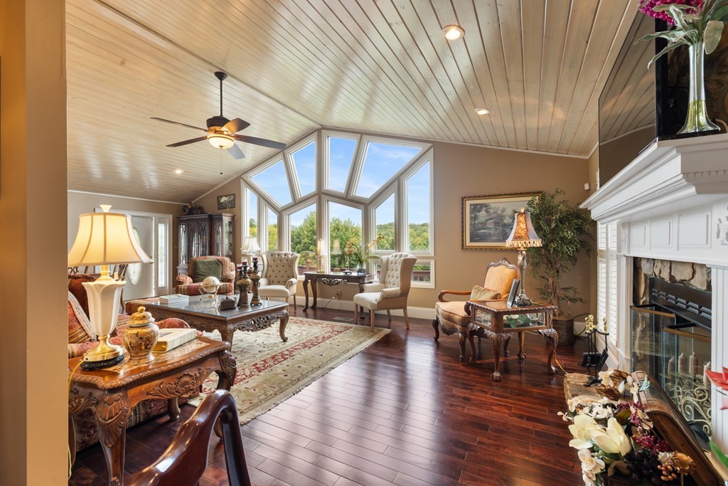 1396 Deerfield Road Property Photo 28