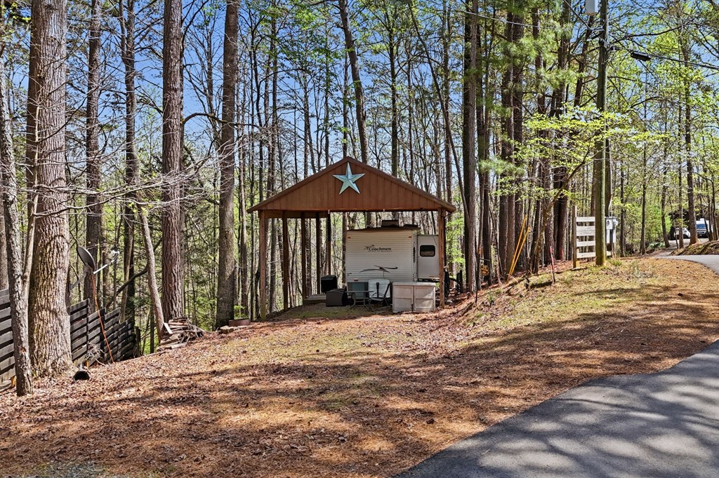96 10th Street Property Photo 3