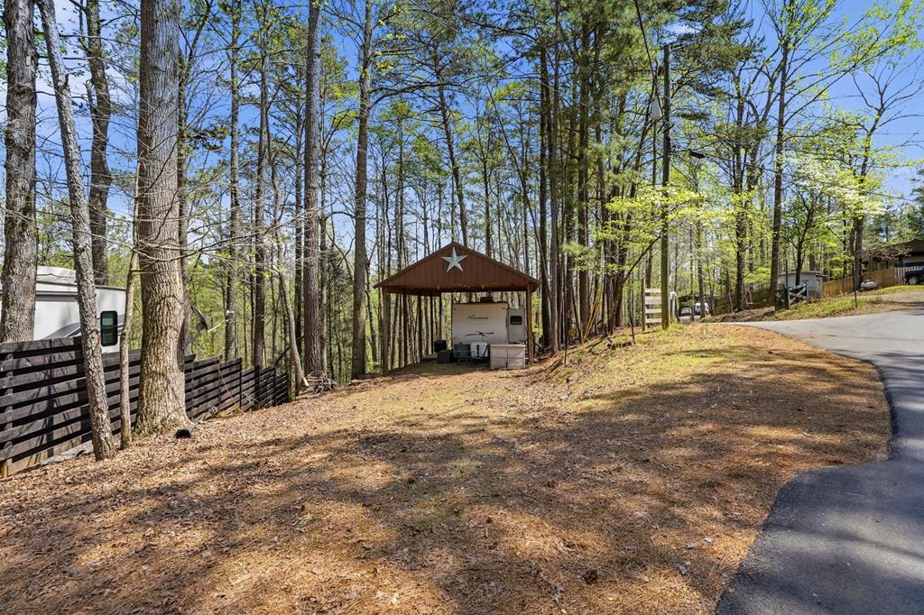 96 10th Street Property Photo 4