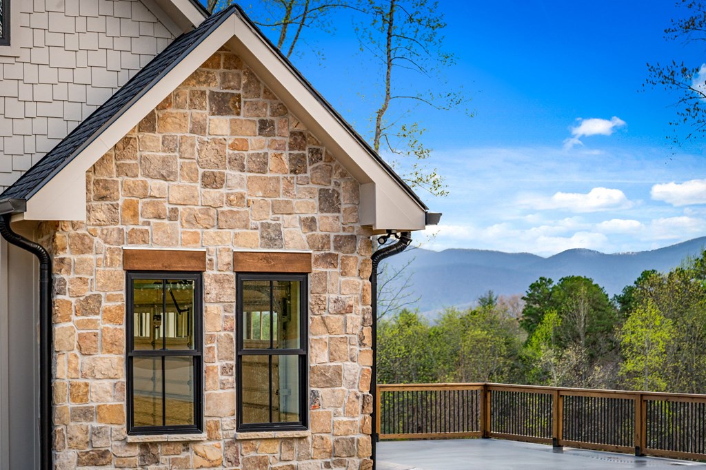 79 Winding Ridge Property Photo 6