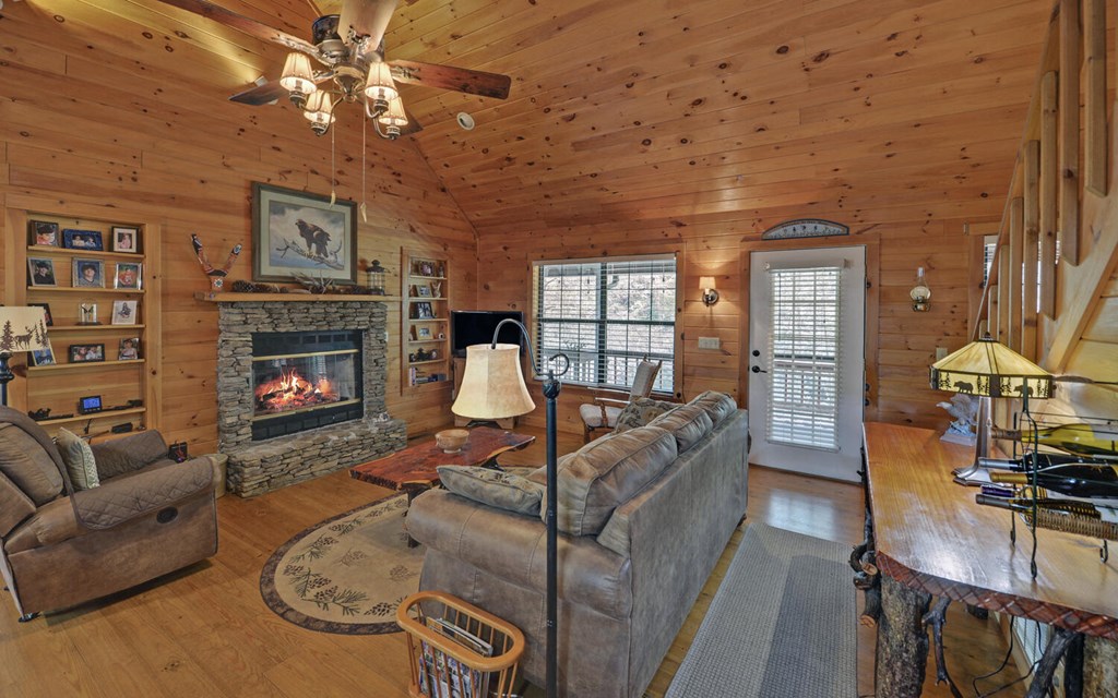 380 Bear Foot Drive Property Photo 5