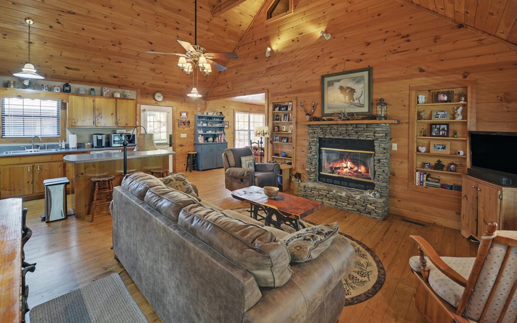 380 Bear Foot Drive Property Photo 7