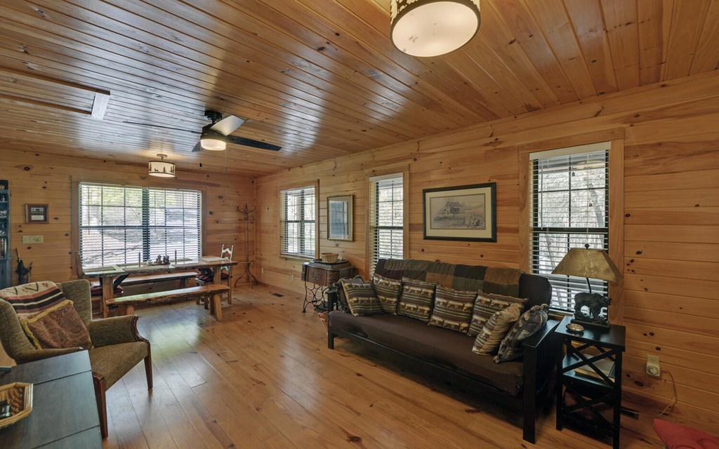 380 Bear Foot Drive Property Photo 10