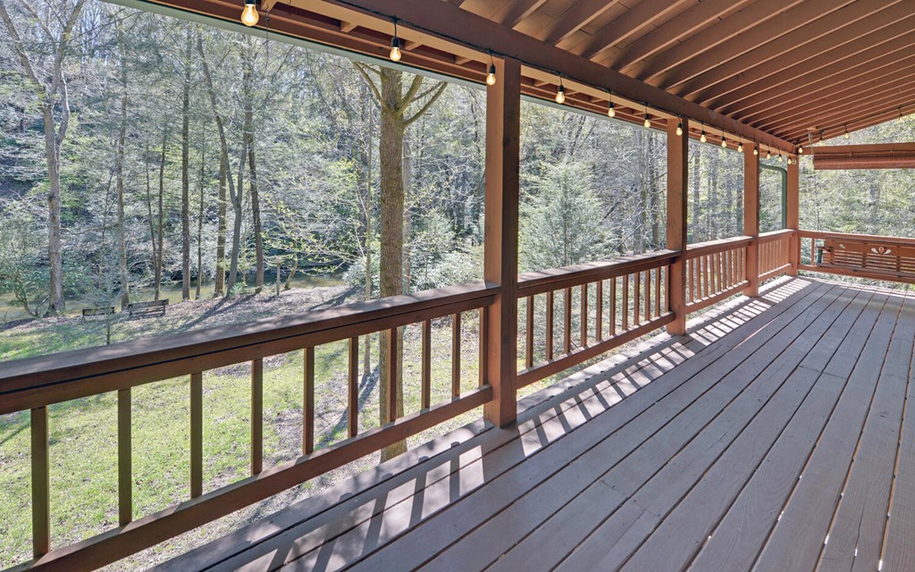380 Bear Foot Drive Property Photo 29