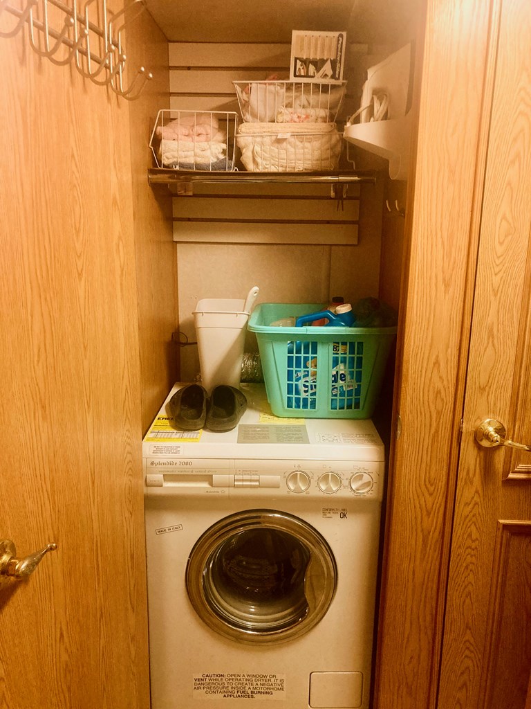 1112 Creekside Drive Property Photo 14